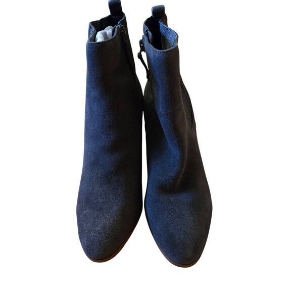 NWT/NWOB Violet & Red Meaghan Suede Leather Heeled Ankle Boots Size 7 - Picture 2 of 9